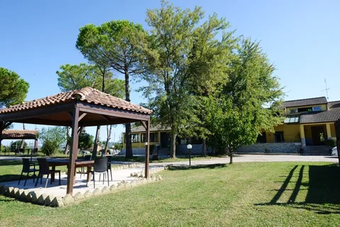 Gazebo nel verde