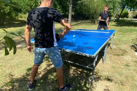 Area ricreativa con ping pong